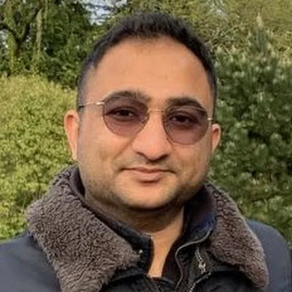 Himanshu, Sabina